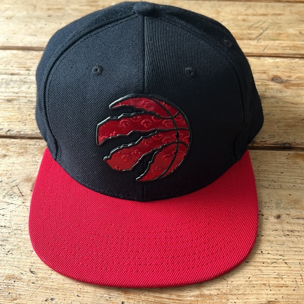 Mitchell & Ness Raptors Black and Red Hat